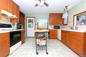 12 Mamanasco Rd in Carmel, NY - Building Photo - Building Photo