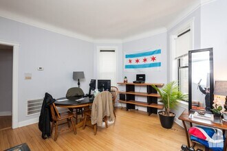1014 W Roscoe St, Unit 2f in Chicago, IL - Building Photo - Building Photo