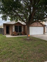 5214 Feria Dr in Laredo, TX - Building Photo