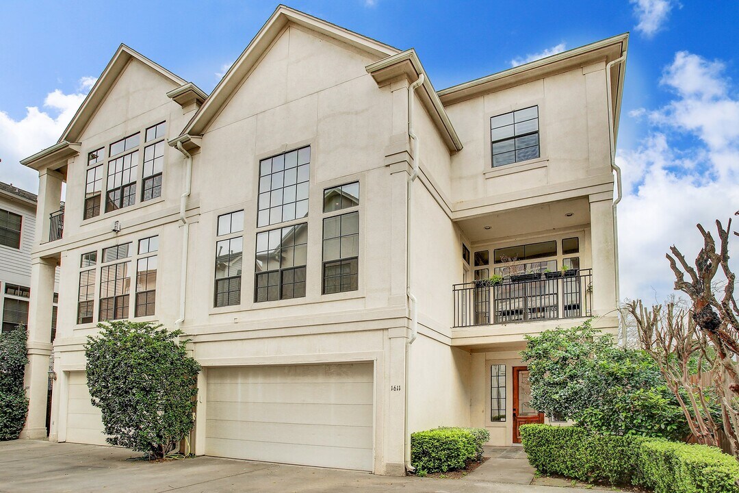 1611 McDonald St in Houston, TX - Foto de edificio