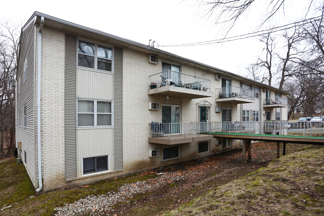 3809 University Ave in Des Moines, IA - Foto de edificio