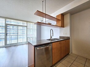 9 Spadina Ave. in Toronto, ON - Building Photo - Building Photo