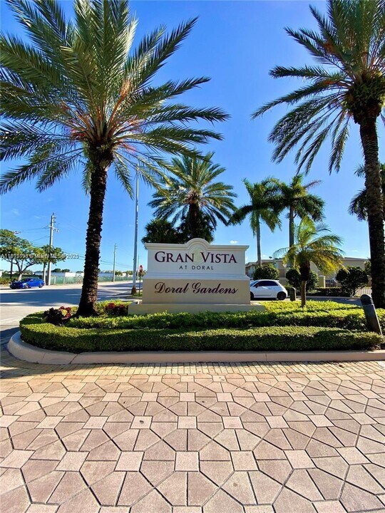 4250 NW 79th Ave in Doral, FL - Building Photo