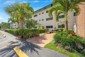 1450 Atlantic Shores Blvd in Hallandale Beach, FL - Foto de edificio - Building Photo