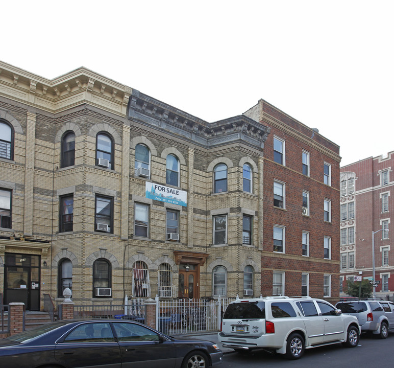 386 Woodbine St in Brooklyn, NY - Building Photo