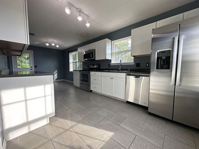 929 Poppleton Dr in Hinesville, GA - Building Photo - Building Photo