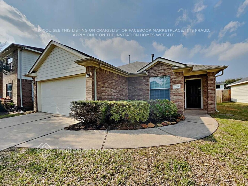 3335 Fiorella Way in Humble, TX - Foto de edificio