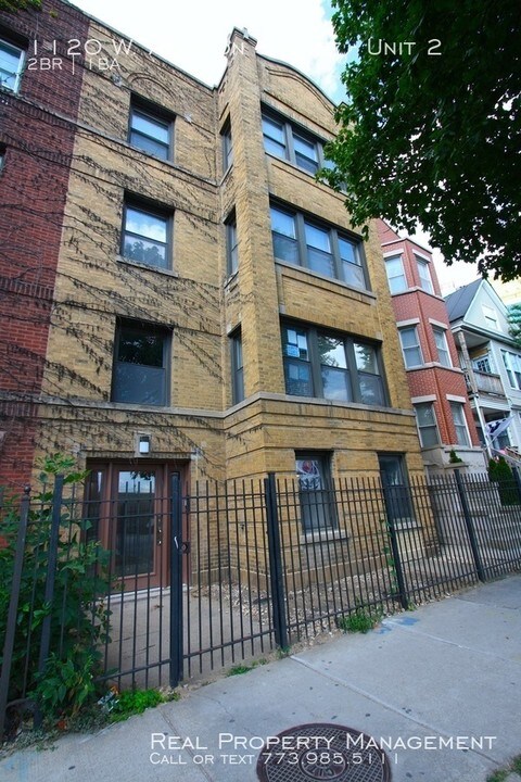 1120 W Addison St-Unit -Unit 2 in Chicago, IL - Foto de edificio