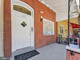 637 N 32nd St in Philadelphia, PA - Building Photo