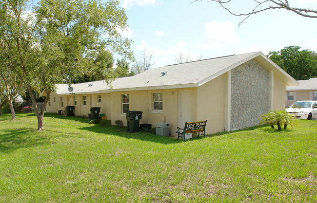 Clermont Villiage Apartments in Clermont, FL - Foto de edificio - Building Photo