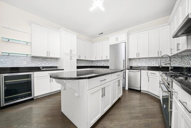 855 W Erie St, Unit 127 in Chicago, IL - Building Photo - Building Photo