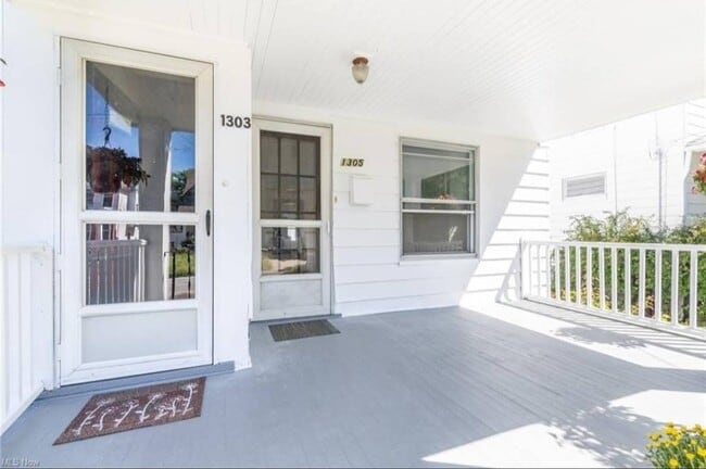 1303 Lakeland Ave in Lakewood, OH - Building Photo - Building Photo