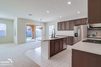 1811 Mattero Ave in Chula Vista, CA - Foto de edificio - Building Photo