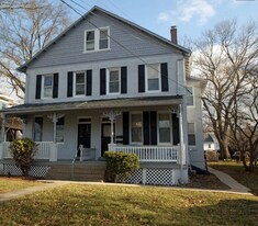 439 E Main St, Unit Floor 2 in Collegeville, PA - Building Photo