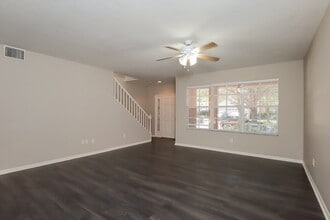 11116 Newbridge Dr in Riverview, FL - Building Photo - Building Photo