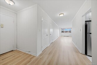 30 Lake St in White Plains, NY - Building Photo - Building Photo