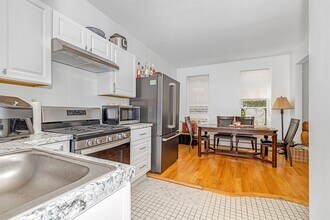 523 Adams St in Hoboken, NJ - Building Photo - Building Photo