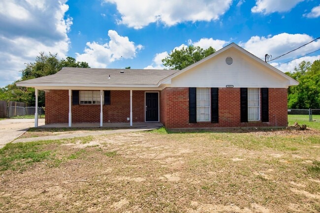 908 Mister Lake Ct in Montgomery, AL - Building Photo - Building Photo