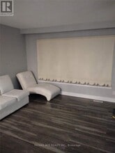 7022 Chigwel Ct in Mississauga, ON - Building Photo - Building Photo