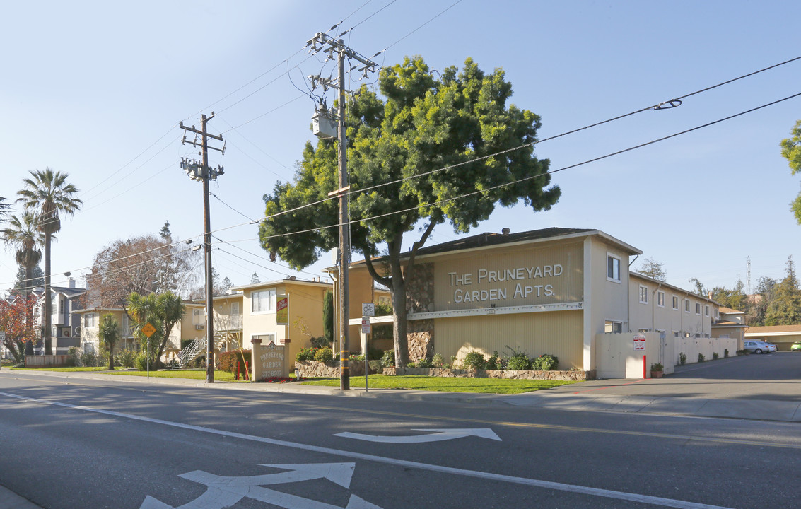 Pruneyard Garden in Campbell, CA - Building Photo