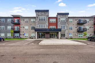 Encore Park Apartments in St. Cloud, MN - Foto de edificio - Building Photo