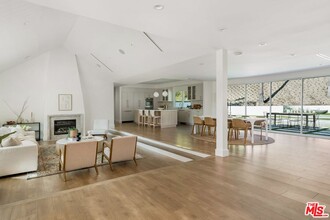 4405 Estrondo Dr in Los Angeles, CA - Building Photo - Building Photo