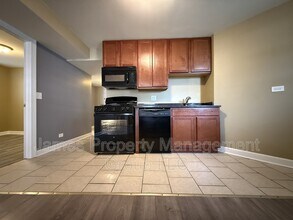 7349 S Emerald Ave in Chicago, IL - Building Photo - Building Photo