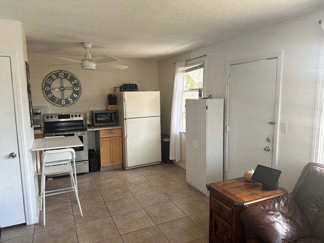 1033 NE 17th Ave, Unit 1033 #2 in Fort Lauderdale, FL - Building Photo - Building Photo