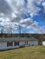 48 S Hoernerstown Rd in Hummelstown, PA - Building Photo