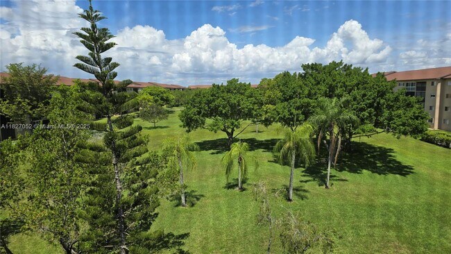1650 SW 124th Terrace in Pembroke Pines, FL - Building Photo - Building Photo