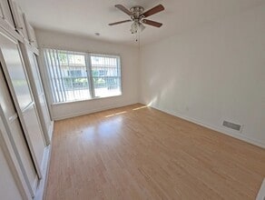 1051 S Wooster St in Los Angeles, CA - Building Photo - Building Photo