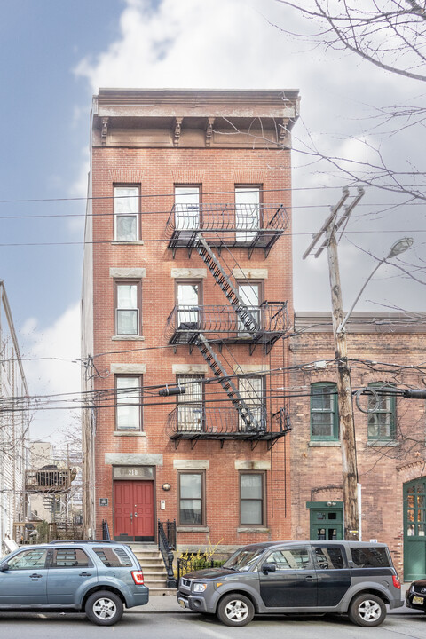 210 Van Vorst St in Jersey City, NJ - Foto de edificio