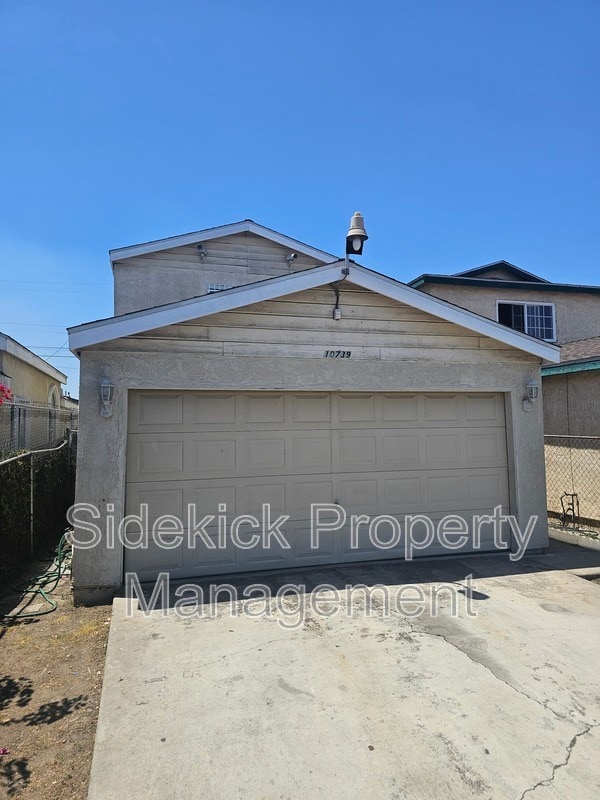 10739 Mona Blvd in Los Angeles, CA - Building Photo - Building Photo