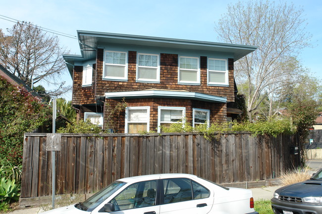 1845 Berryman St in Berkeley, CA - Foto de edificio - Building Photo