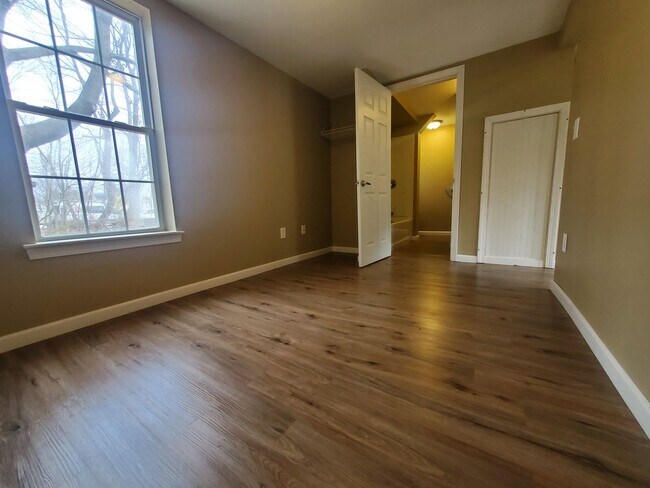 12 Oak St, Unit Apt. 3 in Oakland, ME - Building Photo - Building Photo