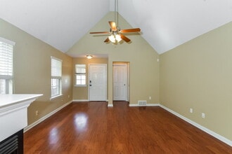 8573 Griffin Park Dr in Memphis, TN - Foto de edificio - Building Photo