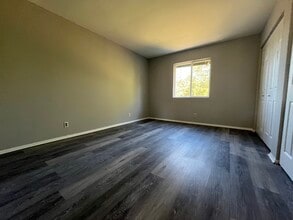 101 Harbor Dr in Oswego, IL - Building Photo - Building Photo