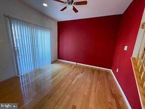 21784 Oakville Terrace in Ashburn, VA - Foto de edificio - Building Photo