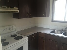 8911-8102 102 Ave in Fort St John, BC - Building Photo