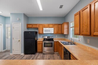 7679 Creekside Ln in Riverdale, GA - Building Photo - Building Photo