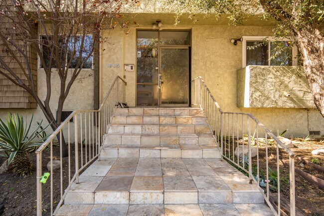 1605 Armacost Ave in Los Angeles, CA - Foto de edificio - Building Photo