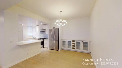 4557 Haskell Ave in Los Angeles, CA - Building Photo - Building Photo