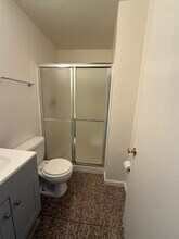 103 E Lewelling Blvd, Unit Unit # 11 upstairs in San Lorenzo, CA - Building Photo - Building Photo