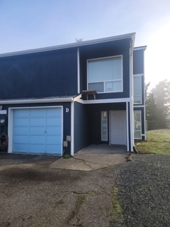 12121 105th Ave Ct E