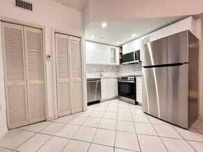 3051 SW 27th Ave in Miami, FL - Building Photo - Building Photo