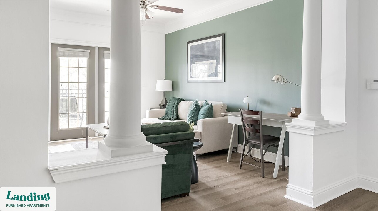 925 Canterbury Rd NE in Atlanta, GA - Building Photo