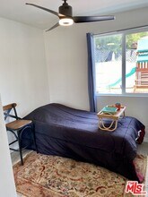 4853 Canoga Ave in Los Angeles, CA - Building Photo - Building Photo