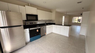 4774 Orleans Ct in West Palm Beach, FL - Building Photo - Building Photo