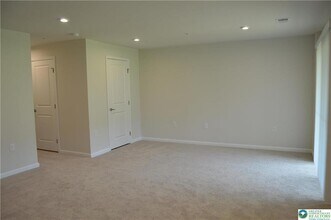 2332 Raya Wy in Easton, PA - Building Photo - Building Photo