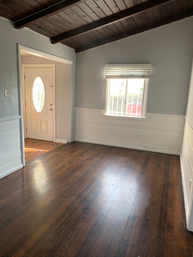 939 W 48th St, Unit 1 in Los Angeles, CA - Building Photo - Building Photo